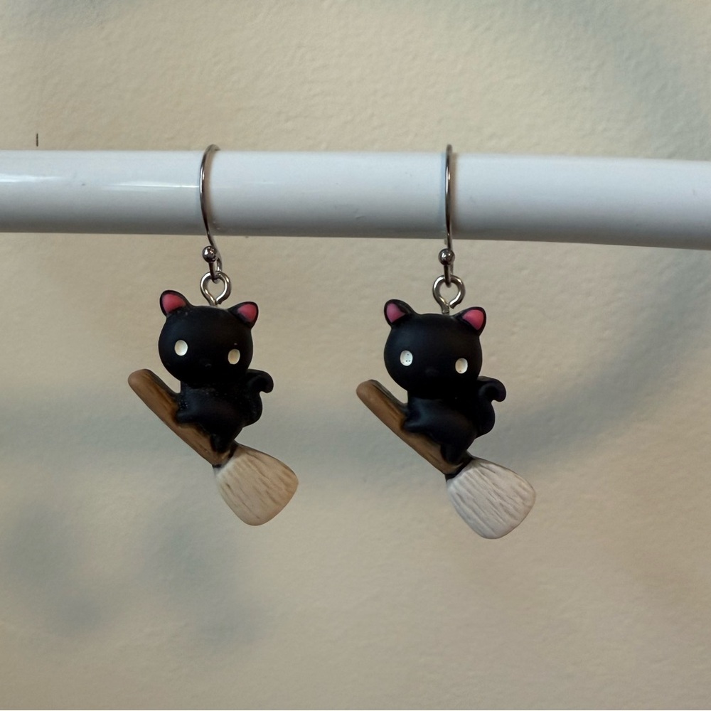 Black cat earrings